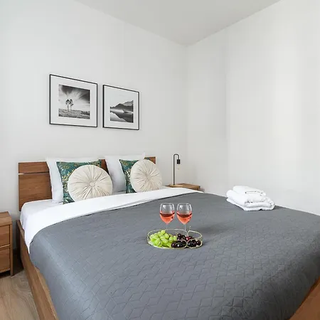 Lumina I 2br With Parking I Balcony In Apartament