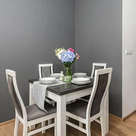 Lumina I 2br With Parking I Balcony In *